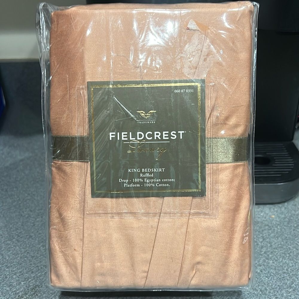 Brand new Fieldcrest Luxury Ruffled‎ Bedskirt 100% Egyptian cotton